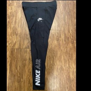 Nike work out leggings with pockets